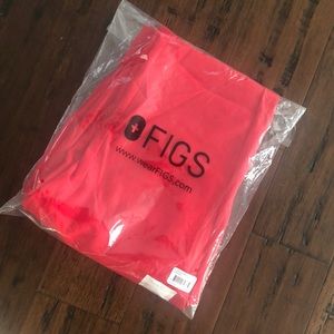 NWT “Pop red” Figs Zamora M/P